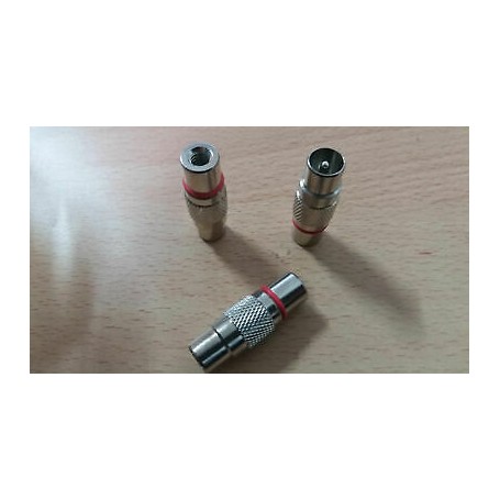 MICROTEK Connettore IEC maschio ad avvitare per cavi con diametro 5,0mm